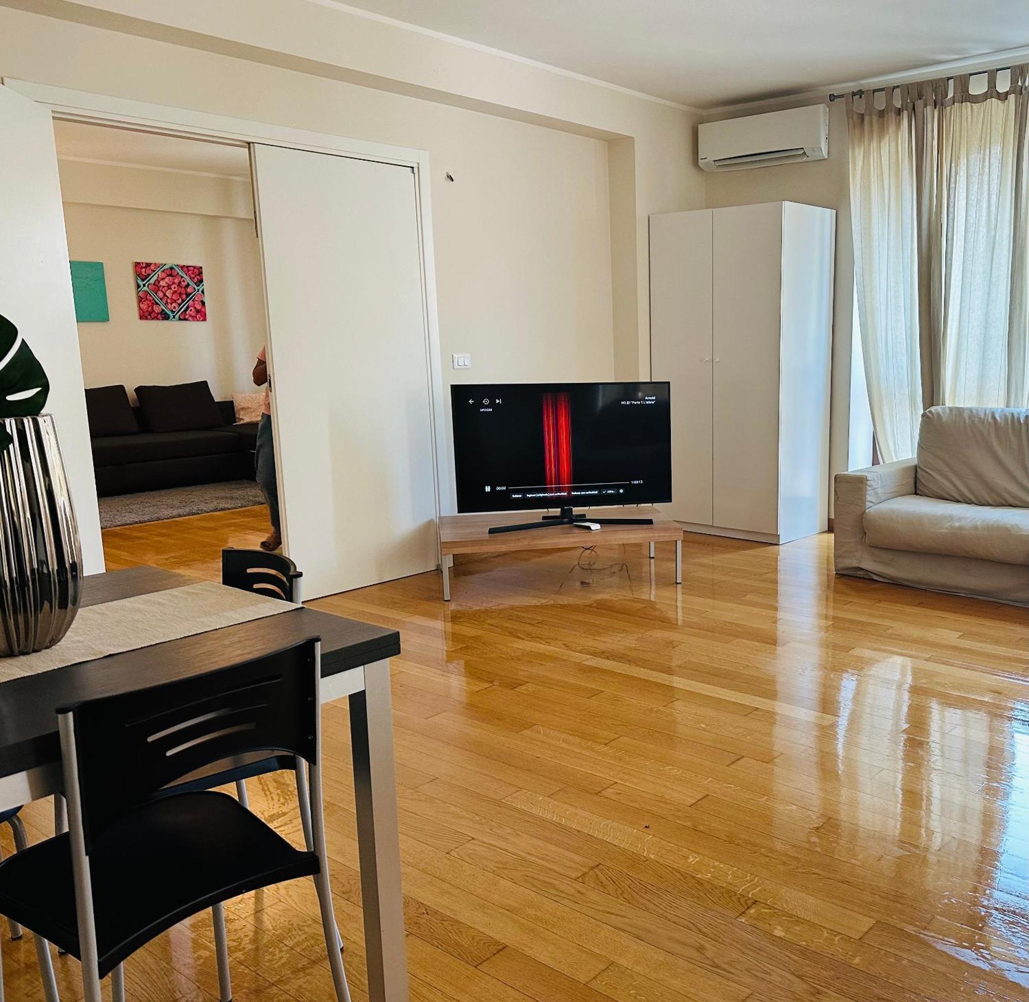 Lux Studio And Apartment Катания Екстериор снимка